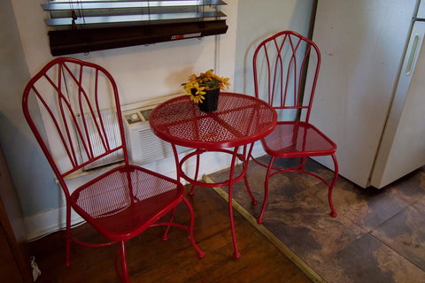 Cajun Hostel Studio Vermillion - Adwords Guide 9