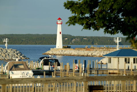 Breakers Resort - Lakeside - Adwords Guide 16