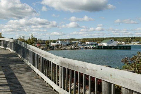 Breakers Resort - Lakeside - Adwords Guide 32