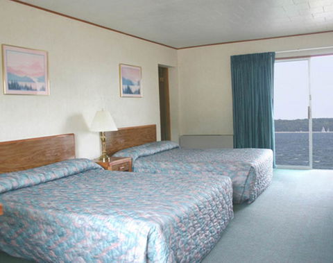 K Royale Lakefront Inn - Saint Ignace - Adwords Guide 35