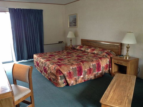 K Royale Lakefront Inn - Saint Ignace - Adwords Guide 26