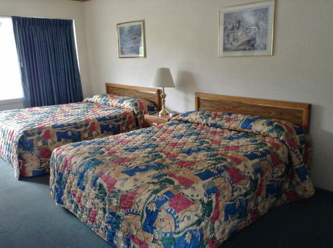 K Royale Lakefront Inn - Saint Ignace - Adwords Guide 20