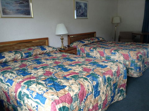 K Royale Lakefront Inn - Saint Ignace - Adwords Guide 19