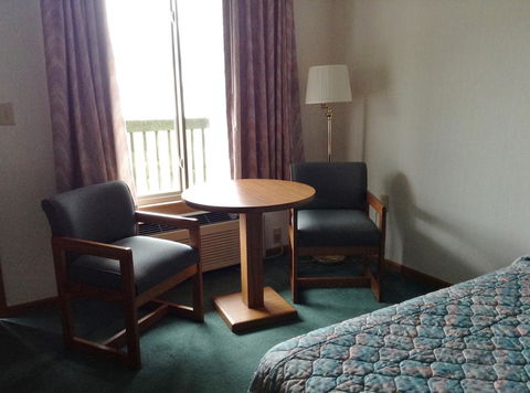 K Royale Lakefront Inn - Saint Ignace - Adwords Guide 6