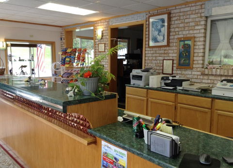 K Royale Lakefront Inn - Saint Ignace - Adwords Guide 13