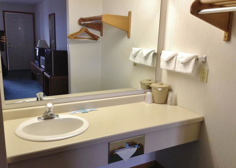 K Royale Lakefront Inn - Saint Ignace - Adwords Guide 29