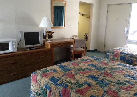 K Royale Lakefront Inn - Saint Ignace - Adwords Guide 21