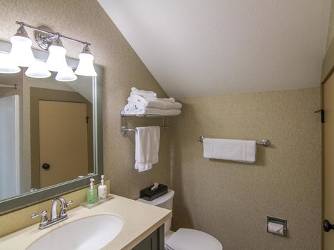 Spacious 2 Bed Condo At Crystal Mountain Resort - Adwords Guide 16