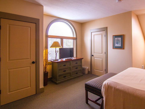 Spacious 2 Bed Condo At Crystal Mountain Resort - Adwords Guide 11