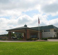 Saratoga Inn  Suites