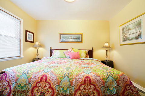 J33A Southwest 2+ Bedroom 1 Bathroom Sleeps 8-10 - Adwords Guide 6