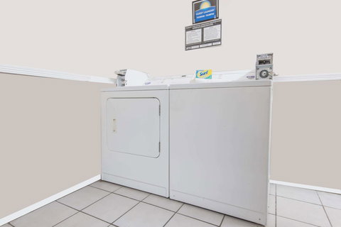 Days Inn By Wyndham Kansas City International Airport - Adwords Guide 38