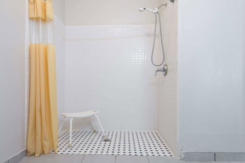 Days Inn By Wyndham Kansas City International Airport - Adwords Guide 41