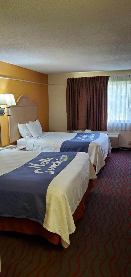 Days Inn By Wyndham Kansas City International Airport - Adwords Guide 16