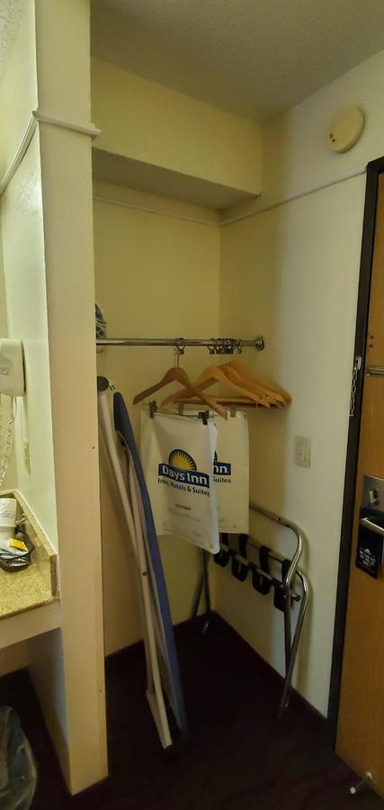 Days Inn By Wyndham Kansas City International Airport - Adwords Guide 15