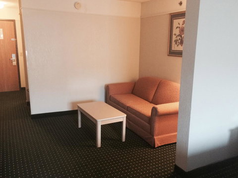 Days Inn By Wyndham Kansas City International Airport - Adwords Guide 32