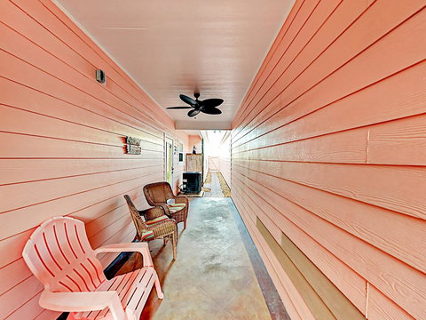 Sail Away Coastal Port Aransas Condo - Adwords Guide 17