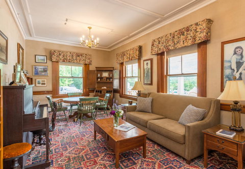 Eagle Mountain House And Golf Club - Adwords Guide 16