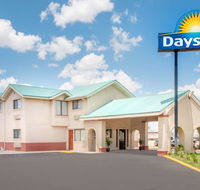 Days Inn by Wyndham Hobbs