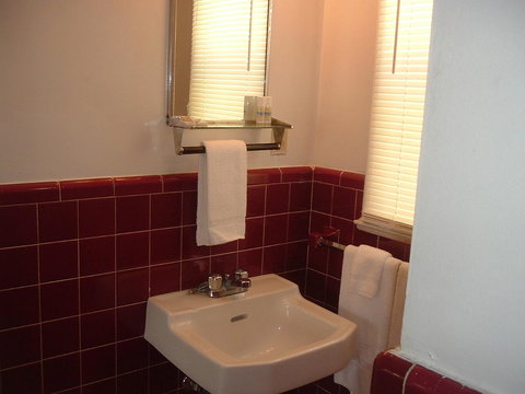 Fels Three Crown Motel - Adwords Guide 4