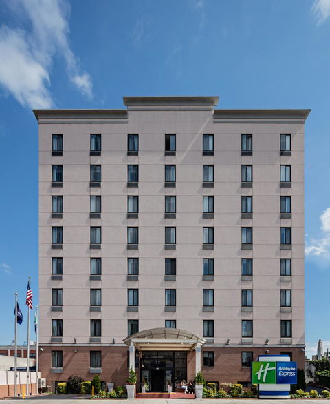 Holiday Inn Express Brooklyn - Adwords Guide 32