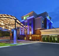 Holiday Inn Express  Suites Geneva Finger Lakes