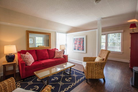 Gansett Green Manor - Adwords Guide 8