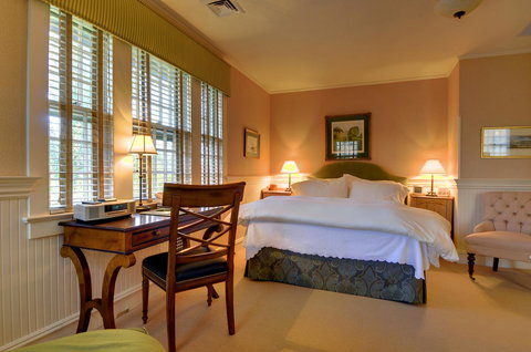 The Baker House 1650 - Adwords Guide 15