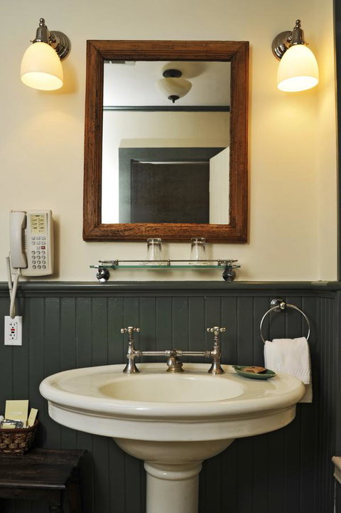 The Baker House 1650 - Adwords Guide 22