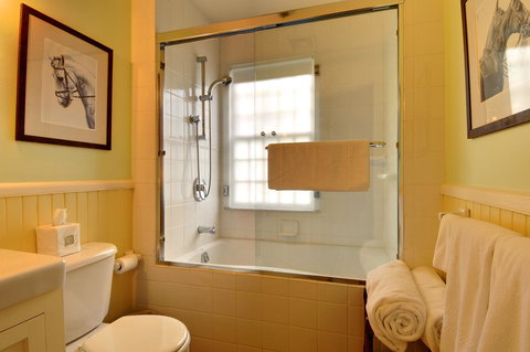 The Baker House 1650 - Adwords Guide 17