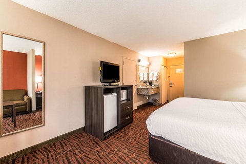 CLARION INN AND SUITES LAKE NORMAN - Adwords Guide 14