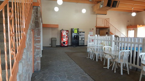 Knights Inn And Suites - Grand Forks - Adwords Guide 25