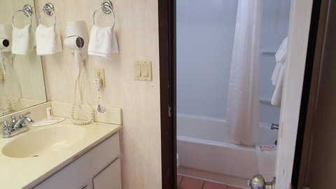 Knights Inn And Suites - Grand Forks - Adwords Guide 43