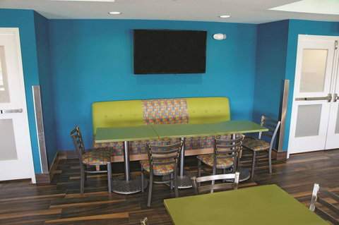 La Quinta By Wyndham Grand Forks - Adwords Guide 36