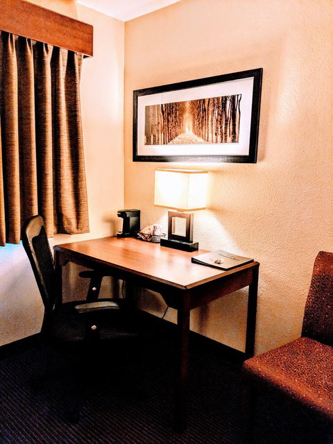 AmericInn By Wyndham Grand Forks - Adwords Guide 4