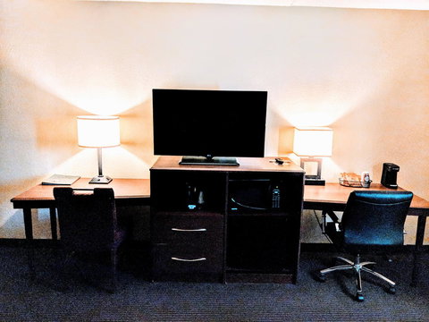 AmericInn By Wyndham Grand Forks - Adwords Guide 7