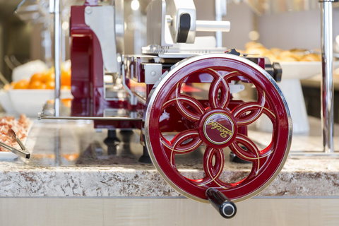 AC Hotel By Marriott Cincinnati At The Banks - Adwords Guide 18