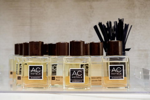 AC Hotel By Marriott Cincinnati At The Banks - Adwords Guide 12