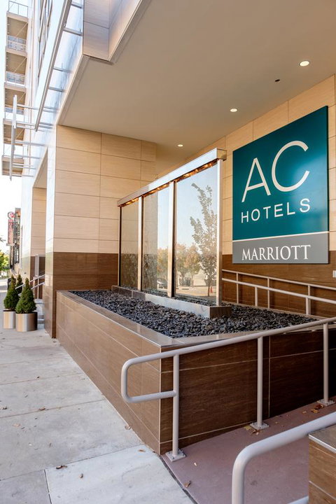 AC Hotel By Marriott Cincinnati At The Banks - Adwords Guide 1