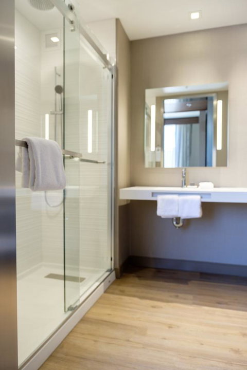 AC Hotel By Marriott Cincinnati At The Banks - Adwords Guide 4