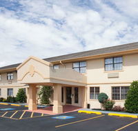 Super 8 by Wyndham Sulphur