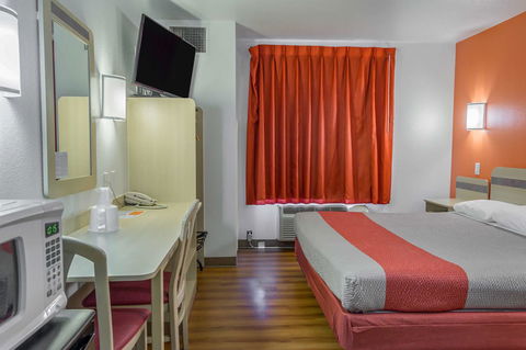 Motel 6 Redmond - Adwords Guide 5