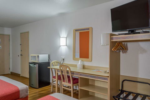Motel 6 Redmond - Adwords Guide 28