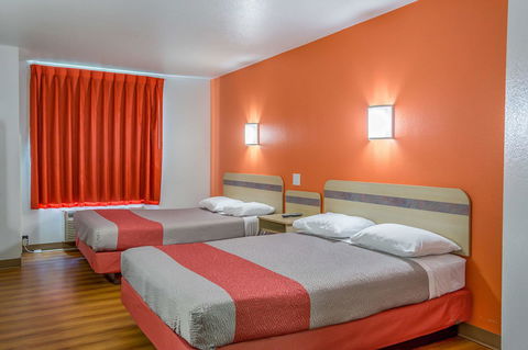 Motel 6 Redmond - Adwords Guide 1