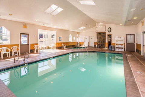 The Waves Hotel - Adwords Guide 2