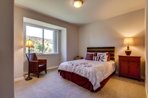 Eagle Crest Family Retreat - Adwords Guide 37