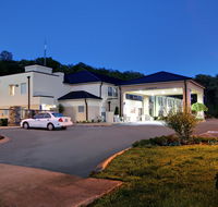 Holiday Inn Express Hurricane Mills Waverly