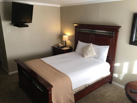 Mountain Ridge Cabins & Lodging - Adwords Guide 18