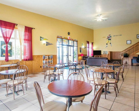 Econo Lodge Inn & Suites Green Bay - Adwords Guide 1