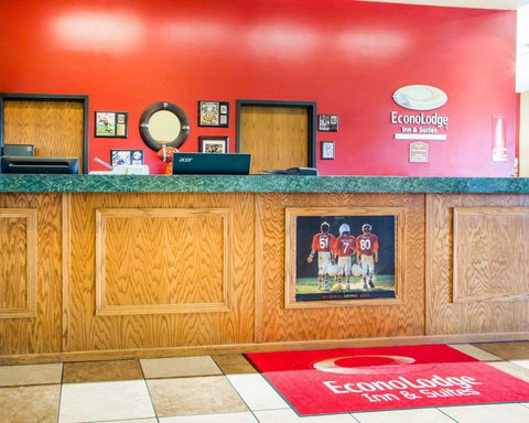 Econo Lodge Inn & Suites Green Bay - Adwords Guide 11